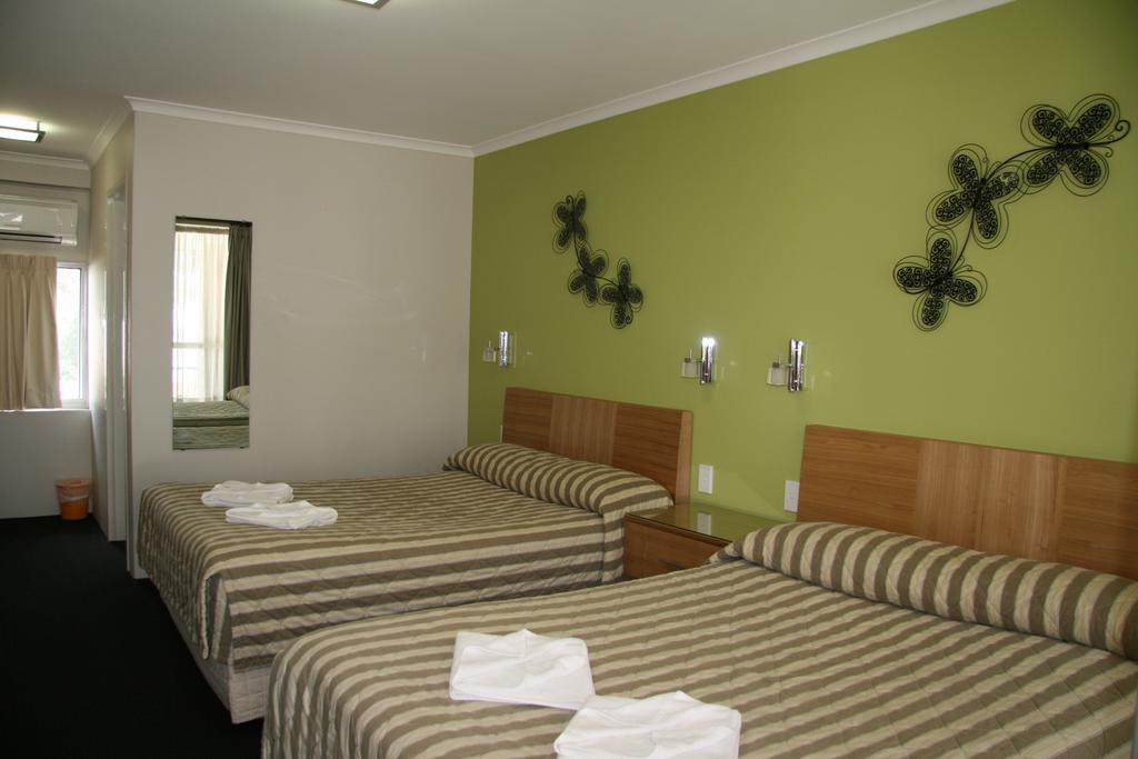 Queensgate Motel Queanbeyan Room photo